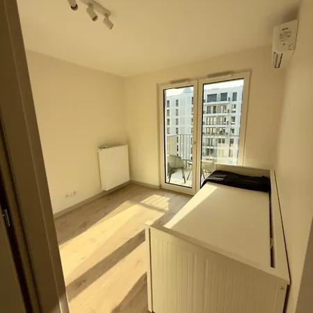 Lejlighed A Modern With Air Conditioning And A Balcony